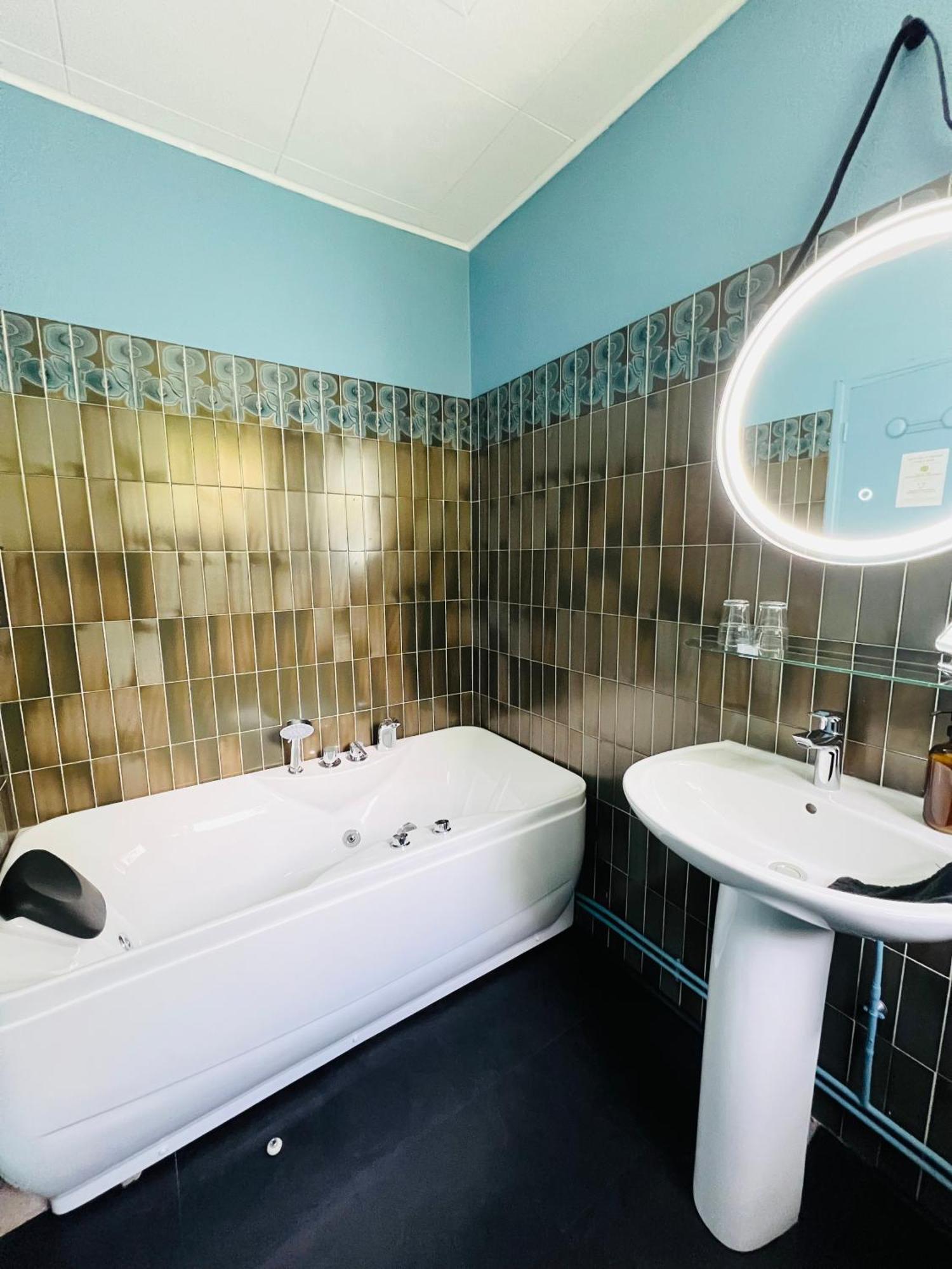 Motel Les Broussailles Mesves-sur-Loire Eksteriør billede